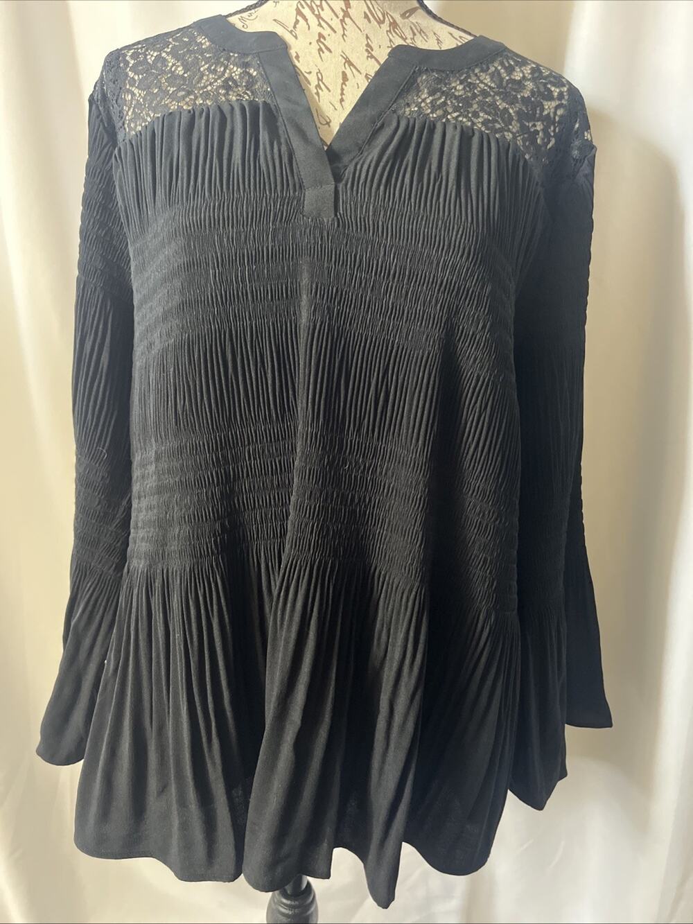 Isaac Mizrahi Live Black Lace Top Bell Sleeve Ruched Women's Size Large